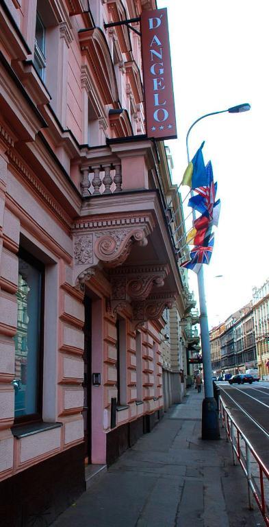 D'angelo Praga